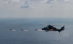 Úc cân nhắc gửi hàng chục vũ khí 'săn lùng' UAV cho Ukraine