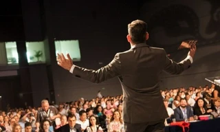 Cô gái và hộp diêm