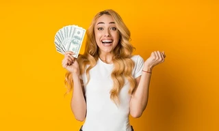 Tiền bạc mua được hạnh phúc bằng cách nào?