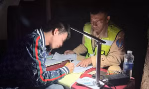 Chặn xe khách chạy 134 km/h, phát hiện tài xế dương tính với ma túy