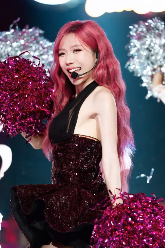 Netizen Trung Quốc ngỡ ngàng khi "đào" ra học vấn và gia thế của Trang Pháp