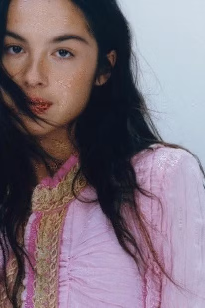 Olivia Rodrigo trưởng thành cùng album mới: Hành trình của trái tim đang yêu