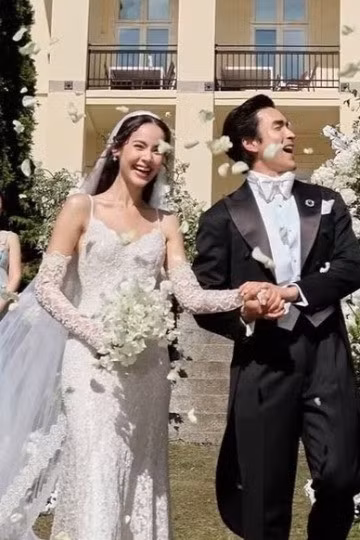 Nadech - Yaya tung ảnh siêu ngọt đếm ngược ngày đến hôn lễ thứ 3, mời fan ăn cỗ