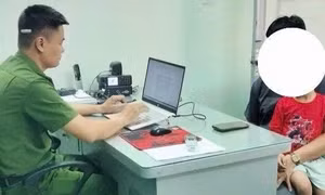 Công an vào cuộc vụ cha đánh con bằng dép gây phẫn nộ