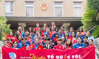 'Tôi yêu Tổ quốc tôi' từ Tokyo