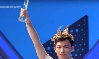 Nam sinh Quảng Ngãi thắng cách biệt, giành vòng nguyệt quế Đường lên đỉnh Olympia