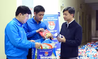 Trung ương Đoàn trao tặng 4.000 túi an sinh hỗ trợ đồng bào bị mưa lũ