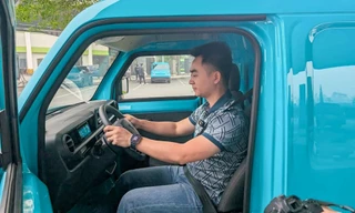 Lái thử VinFast EC Van, tài xế 'thích mê' vì xe gọn, thùng rộng, vào chợ dễ