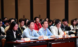 Đoàn đại biểu Hành trình Đỏ tham dự tọa đàm chuyên đề 'Chủ tịch Hồ Chí Minh tại Trung Quốc'