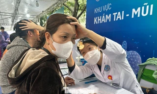 Phòng khám đặc biệt trên phố đi bộ Trần Nhân Tông