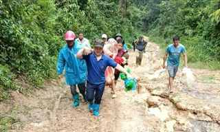 Bí thư Đoàn xã vượt mưa lũ khiêng cáng cứu người suốt 8 tiếng ở Điện Biên