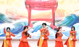 Sinh viên Việt hào hứng trải nghiệm văn hóa, tranh tài 'Tiếng Hán muôn màu'