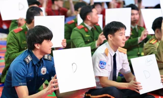 150 sinh viên Việt và quốc tế so tài ‘Rung chuông trí tuệ số’