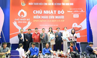 Lửa nhiệt huyết Chủ Nhật Đỏ tại Ninh Bình