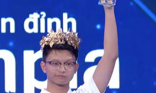 Nam sinh Hà Tĩnh giành vòng nguyệt quế Đường lên đỉnh Olympia với điểm số hơn 300