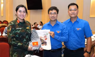 Đoàn Thanh niên Chính phủ thăm, động viên lực lượng diễu binh, diễu hành dịp 2/9