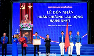 Đoàn TNCS Hồ Chí Minh đón nhận Huân chương Lao động hạng Nhất