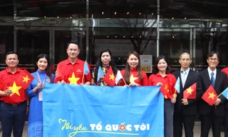 Từ tình yêu Tiếng Việt đến lễ chào cờ 'Tôi yêu Tổ quốc tôi' của giáo sư Nhật Bản