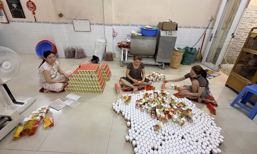 Bắt 'trùm' đường dây thuốc giả tại TPHCM 