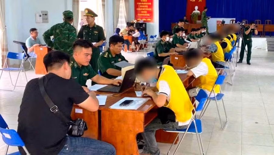 18 công dân bị Campuchia trục xuất, hé lộ cái bẫy “việc nhẹ, lương cao”