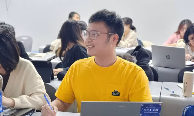 Sinh viên Quan hệ Quốc tế biến ngôn ngữ và âm nhạc thành vũ khí lợi hại