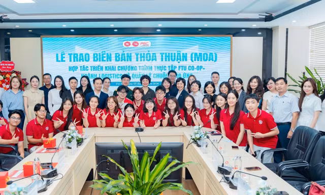 Chương trình FTU Co-op+ mở rộng cơ hội thực tập và trải nghiệm thực tiễn cho sinh viên ngành Logistics.