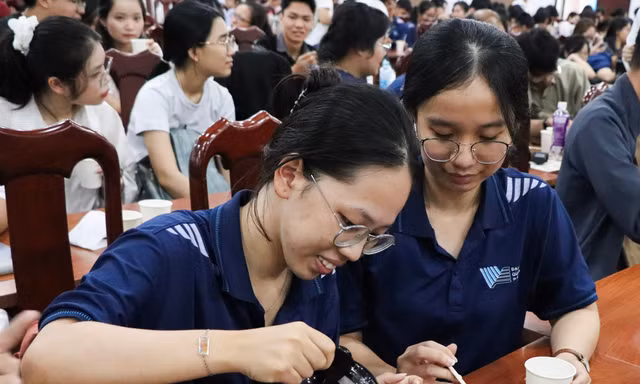 Sinh viên TP. HCM tìm hiểu về trà đạo 