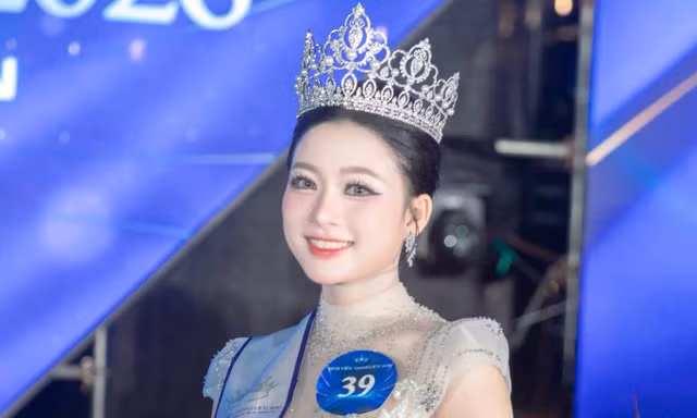 Hoa khôi Trường KHXH&NV, Trường Đại học Vinh: ‘Chỉ cần dám bước, mình đã thắng chính mình’