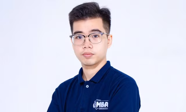 Mất bố từ năm lớp 5, mẹ và chị gái trở thành điểm tựa của nam sinh thủ khoa trường ĐH Kinh tế (ĐHQG Hà Nội)