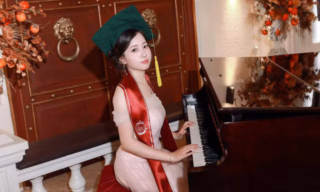 Phương Ngân tốt nghiệp thủ khoa đầu ra ngành Quản trị Kinh doanh, Trường Đại học Kinh tế.