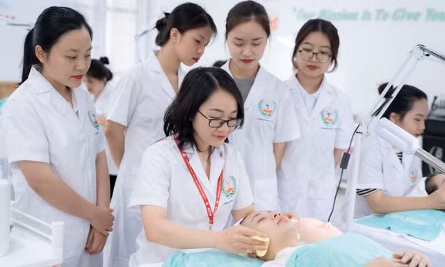 HCCP mở rộng đào tạo ngành Chăm sóc sắc đẹp và Tiếng Hàn Quốc, gia tăng cơ hội nghề nghiệp cho người học