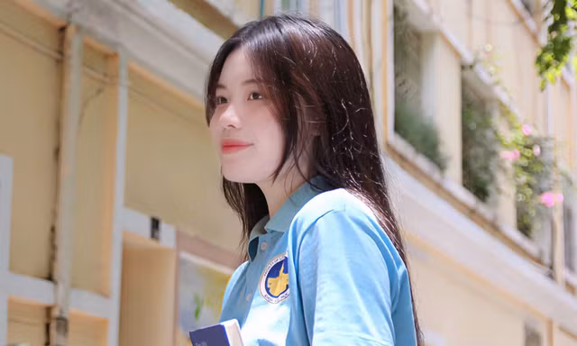 Nữ sinh trường Nhân văn và hành trình vượt qua giới hạn để trở thành đảng viên trẻ