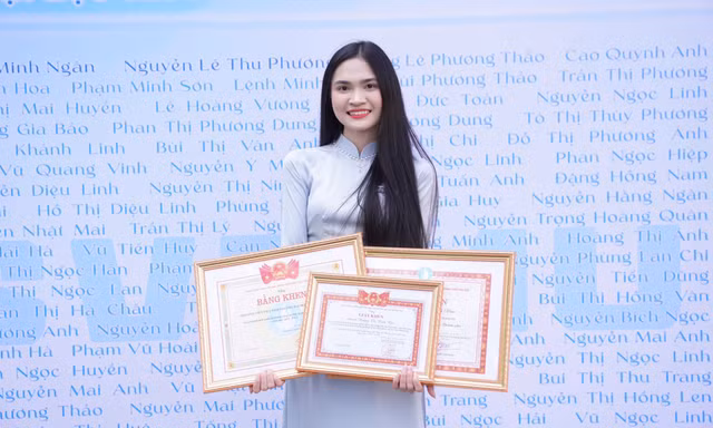 Phó Chủ tịch Hội Sinh viên với thành tích Sinh viên 5 tốt cấp Thành phố và dấu ấn nghiên cứu khoa học