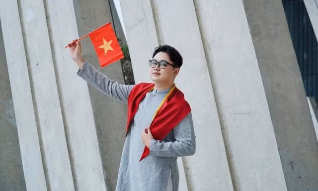 Khi bản sắc quê hương trở thành nguồn cảm hứng cho đồ án thời trang của sinh viên trẻ
