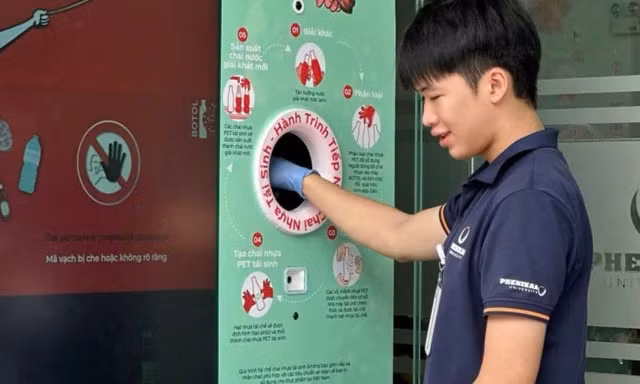 Đại học Phenikaa về nhất chiến dịch “Chai nhựa tái sinh - Hành trình tiếp nối”, nhận giải thưởng 20 triệu đồng