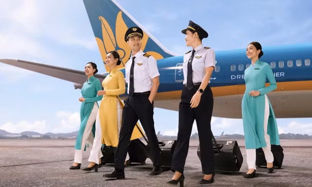 Vietnam Airlines tìm kiếm 'Đại sứ bầu trời' tại Ngày hội tuyển sinh khối các ngành Khoa học và Công nghệ lần thứ 2