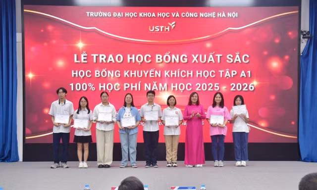 USTH trao học bổng 'Hạt giống Tài năng' cho thí sinh có thành tích xuất sắc trong kỳ xét tuyển đầu vào 