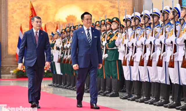Việt Nam – Thái Lan nhất trí nghiên cứu phát triển vận tải đường bộ, hạn chế rào cản thương mại