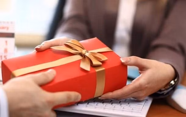 Đà Nẵng nghiêm cấm mọi hình thức biếu, tặng quà Tết cho cấp trên