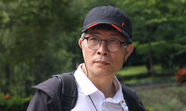 Không rực rỡ, thì sao?