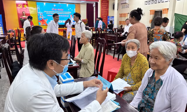 Cần Thơ bắt đầu khám sức khỏe miễn phí cho người dân