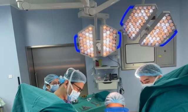 Vòng tránh thai 'đi lạc' vào bàng quang suốt 22 năm