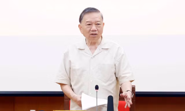 Bộ Chính trị ban hành chỉ thị mới về học tập, thực hành tư tưởng, đạo đức, phương pháp, phong cách Hồ Chí Minh