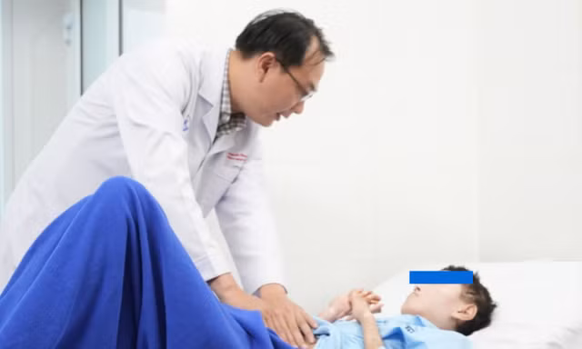 Hội chứng bóp nghẹt tá tràng hiếm gặp khiến cô gái trẻ 'chết mòn'