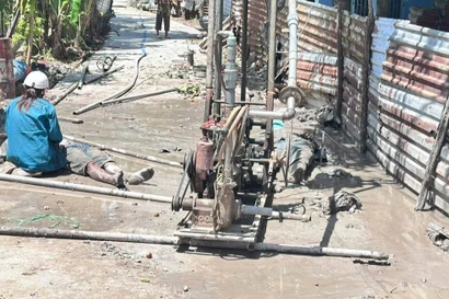 Ép cọc làm hàng rào, 2 người đàn ông ở Cà Mau bị điện giật tử vong