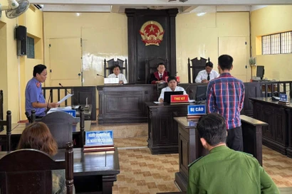 Xuống tay chém 2 người vì bị đòi 100.000 đồng tiền cá