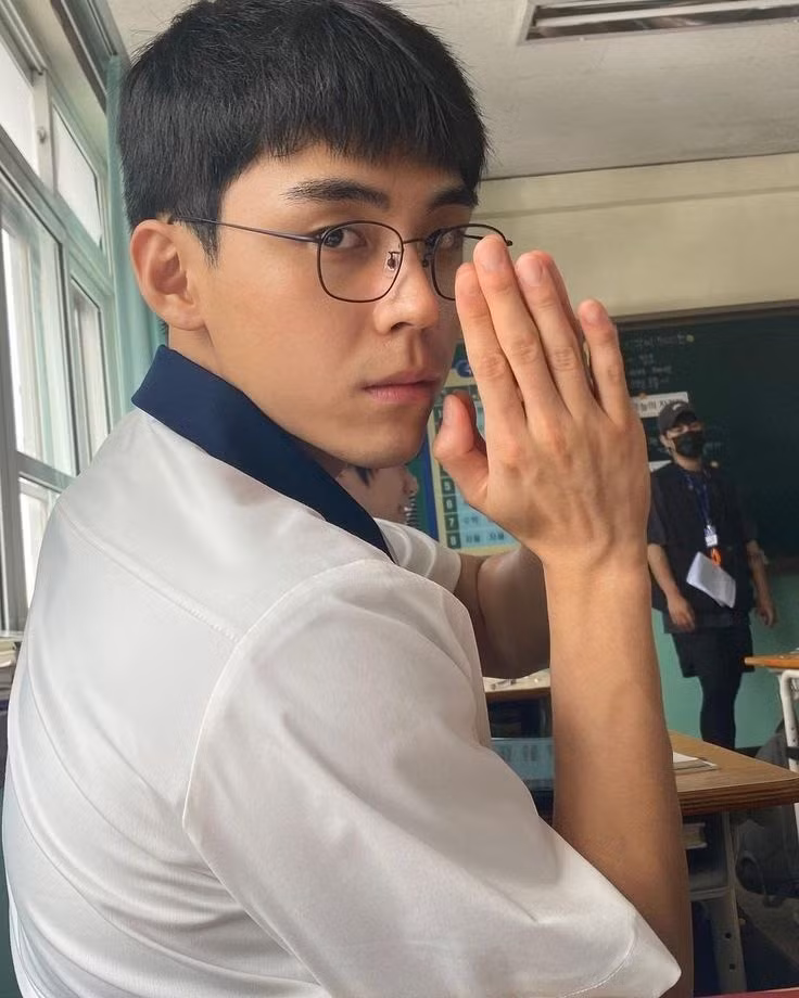 g5jao9laoaa8yzf.jpg