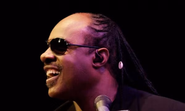 Stevie Wonder kiện vị hôn thê cũ vì 'bùng' tiền thuê nhà 38 năm