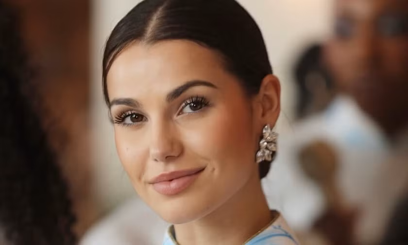 Á hậu 1 Miss World 2026 có xuất thân quý tộc
