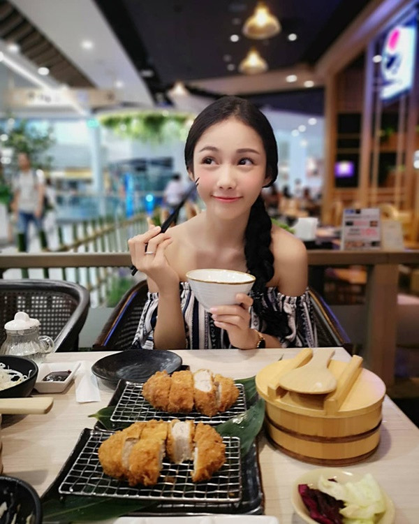 Yalangoch modellar HD keng ekranda suratga olishadi Aleksandra Afanasyeva Shevchuk porno rasmlar